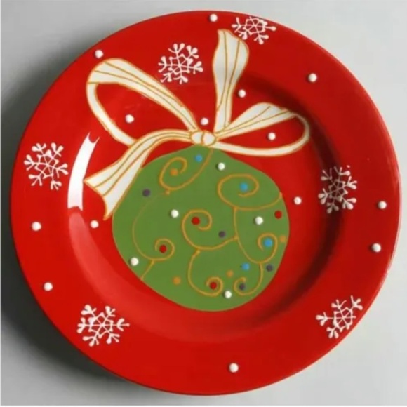 Pier 1 Red Christmas Plates Green ornament design with ribbons and snowflakes - Picture 2 of 3